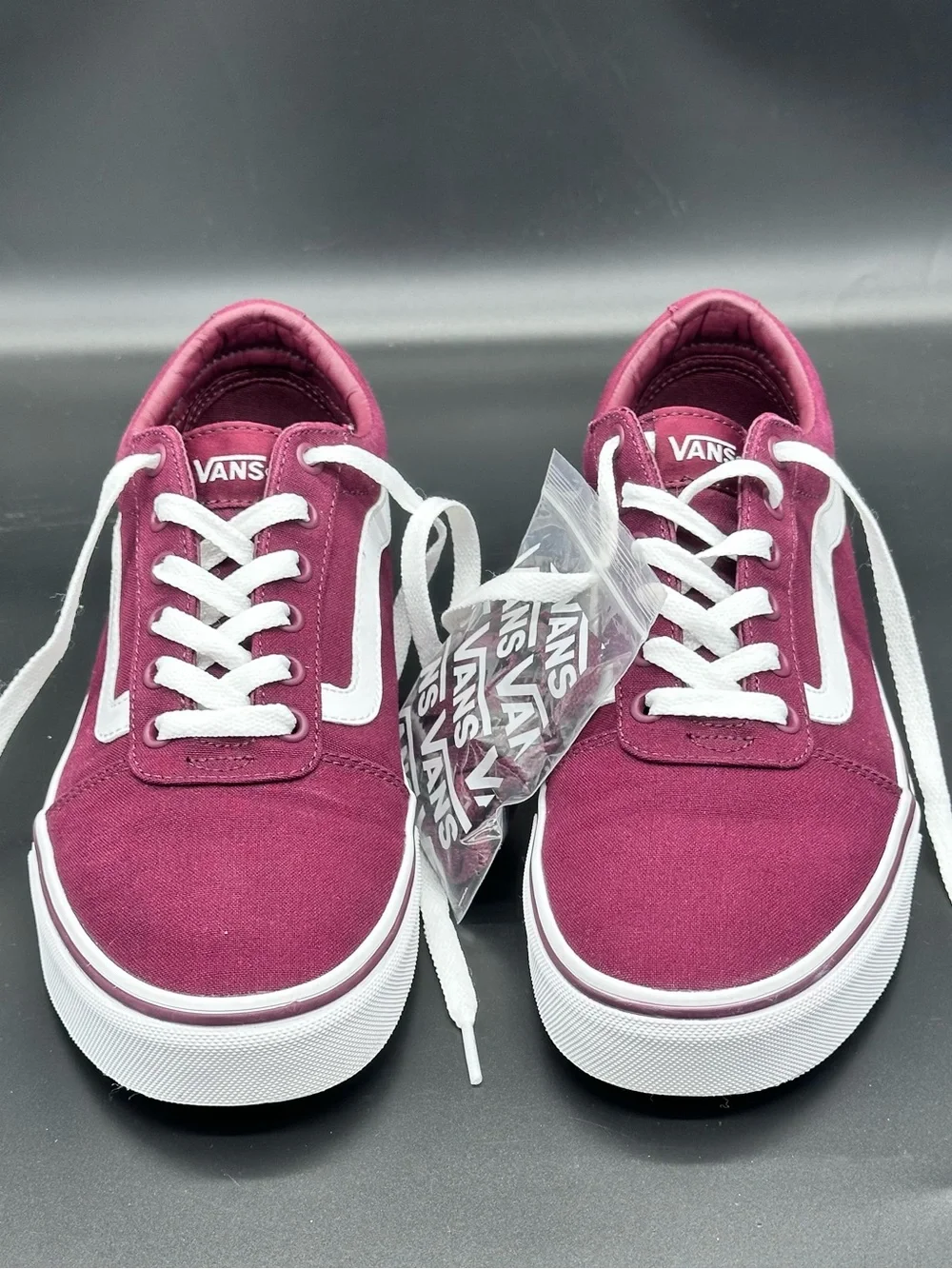 Size 10 Vans Ward Low Top Women’s Sneakers Burgundy Canvas White Stripe Shoes